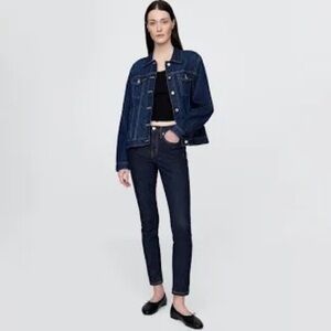 GAP -Classic dark wash jeans - Size 27